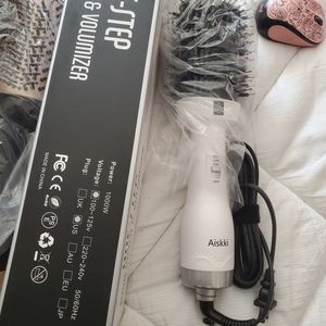 Hot air brush hairdryer